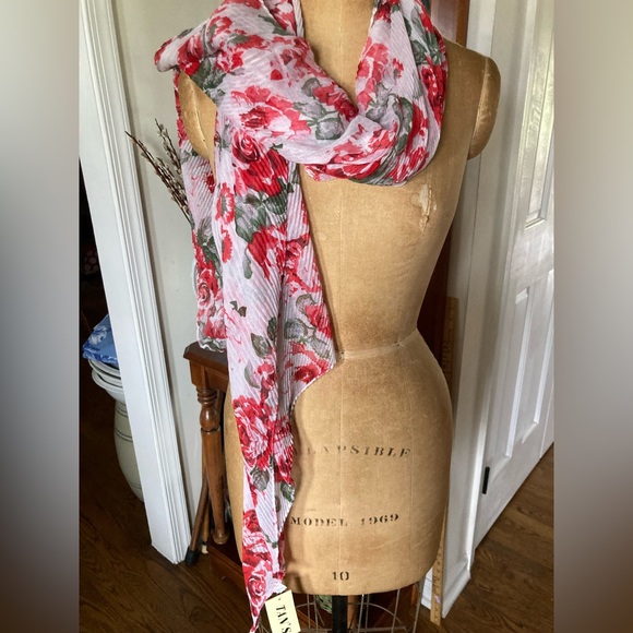 Flowy Scarf RED ROSES with White. Diaphanous. Sheer. Bias Cut. Retro print. 6’. - Picture 8 of 12